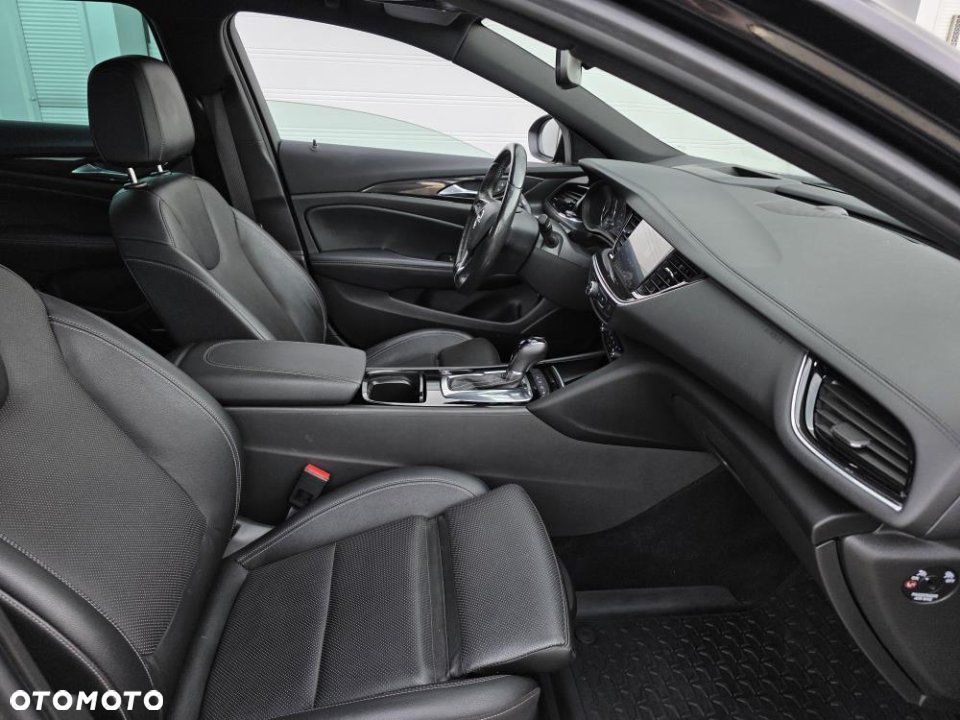 Opel Insignia - 24