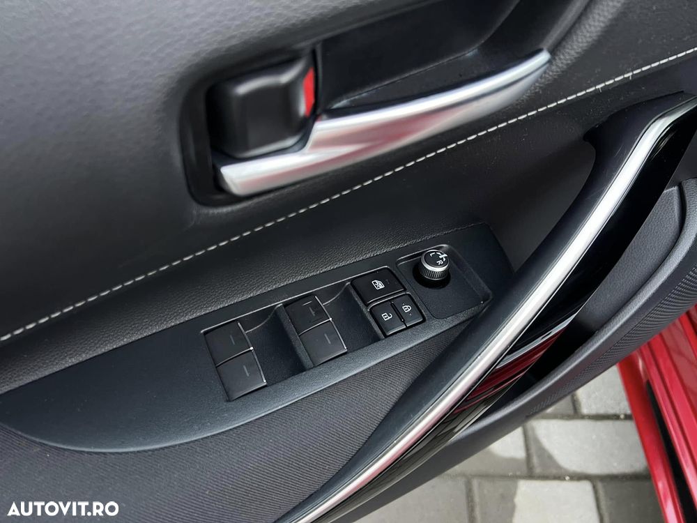 Toyota Corolla 1.8 HSD Exclusive GR Sport - 19