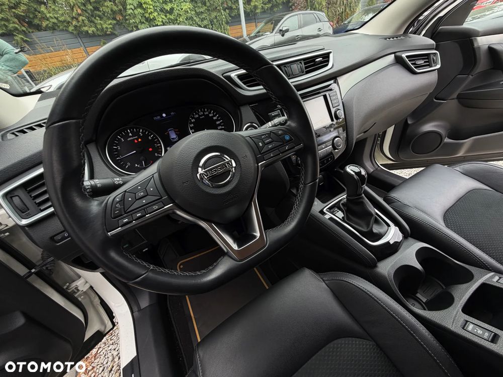 Nissan Qashqai 1.3 DIG-T DCT TEKNA - 29