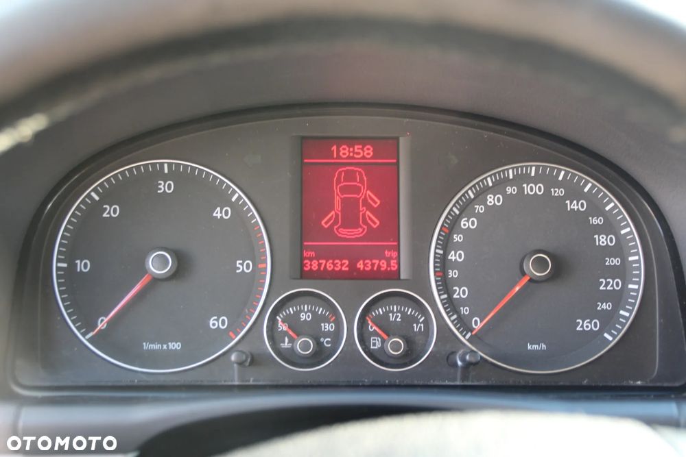 Volkswagen Touran 2.0 TDI Trendline - 13