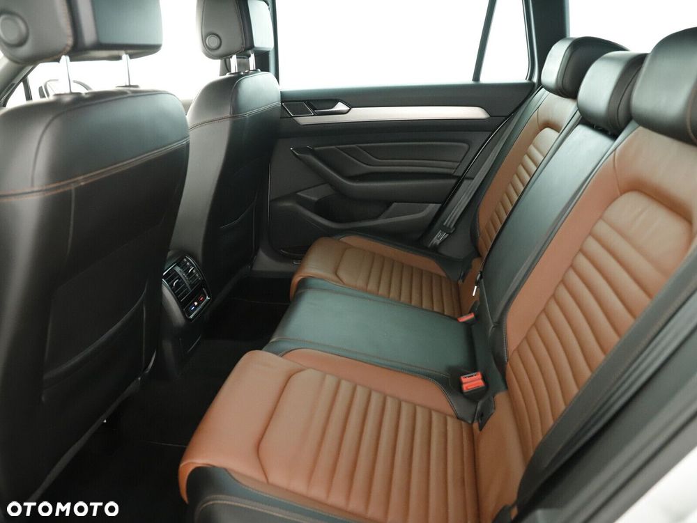 Volkswagen Passat - 10