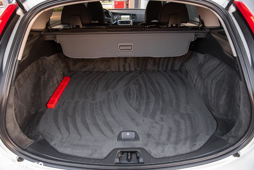 Volvo V60 D4 Geartronic Summum - 24