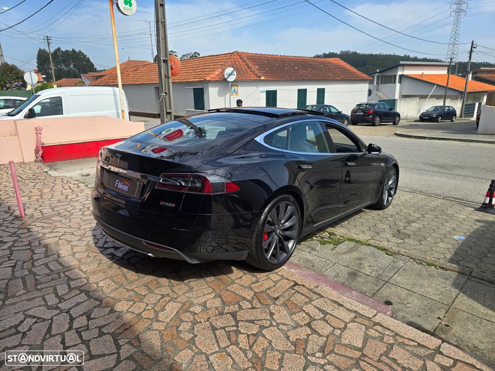 Tesla Model S P90D - 4