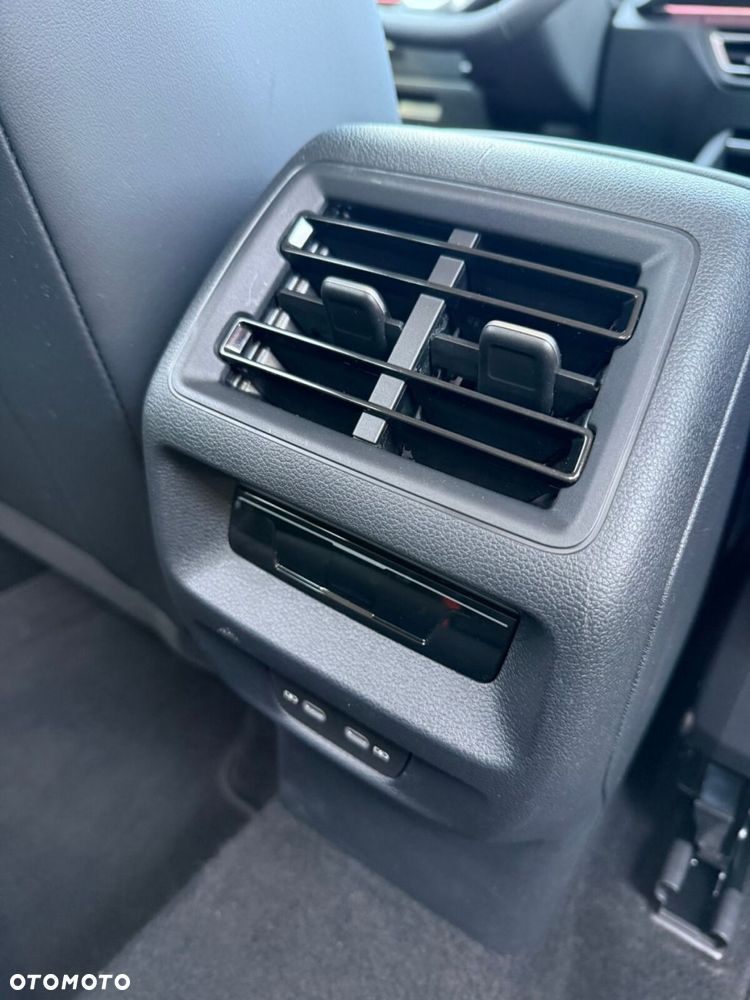 Volkswagen Tiguan - 27