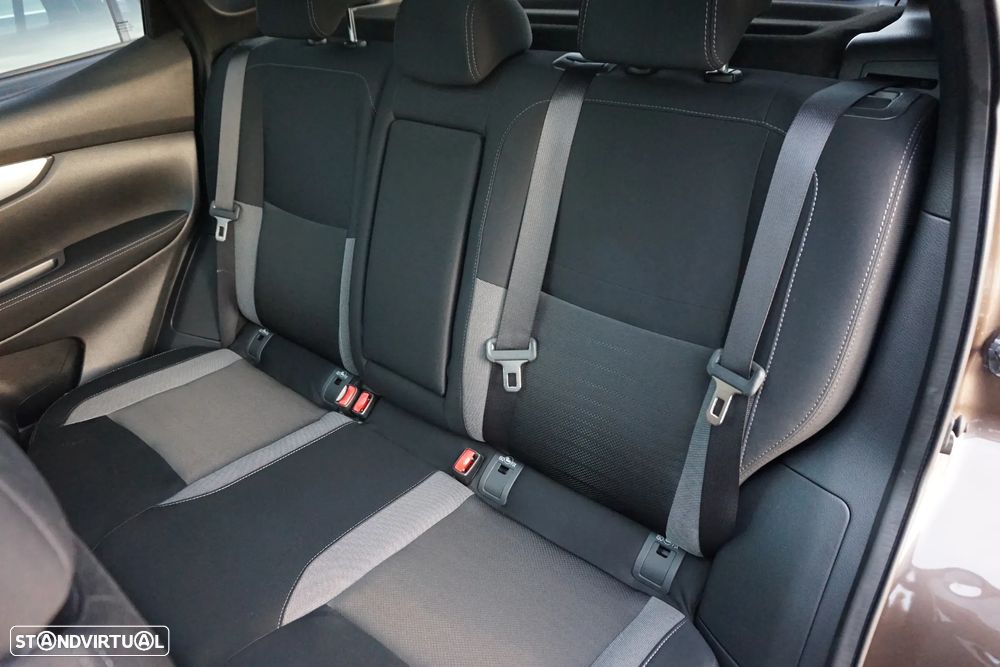Nissan Qashqai 1.6 dCi N-Connecta 18 Xtronic - 22
