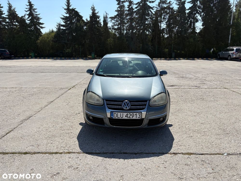 Volkswagen Jetta 1.9 TDI Comfortline - 1