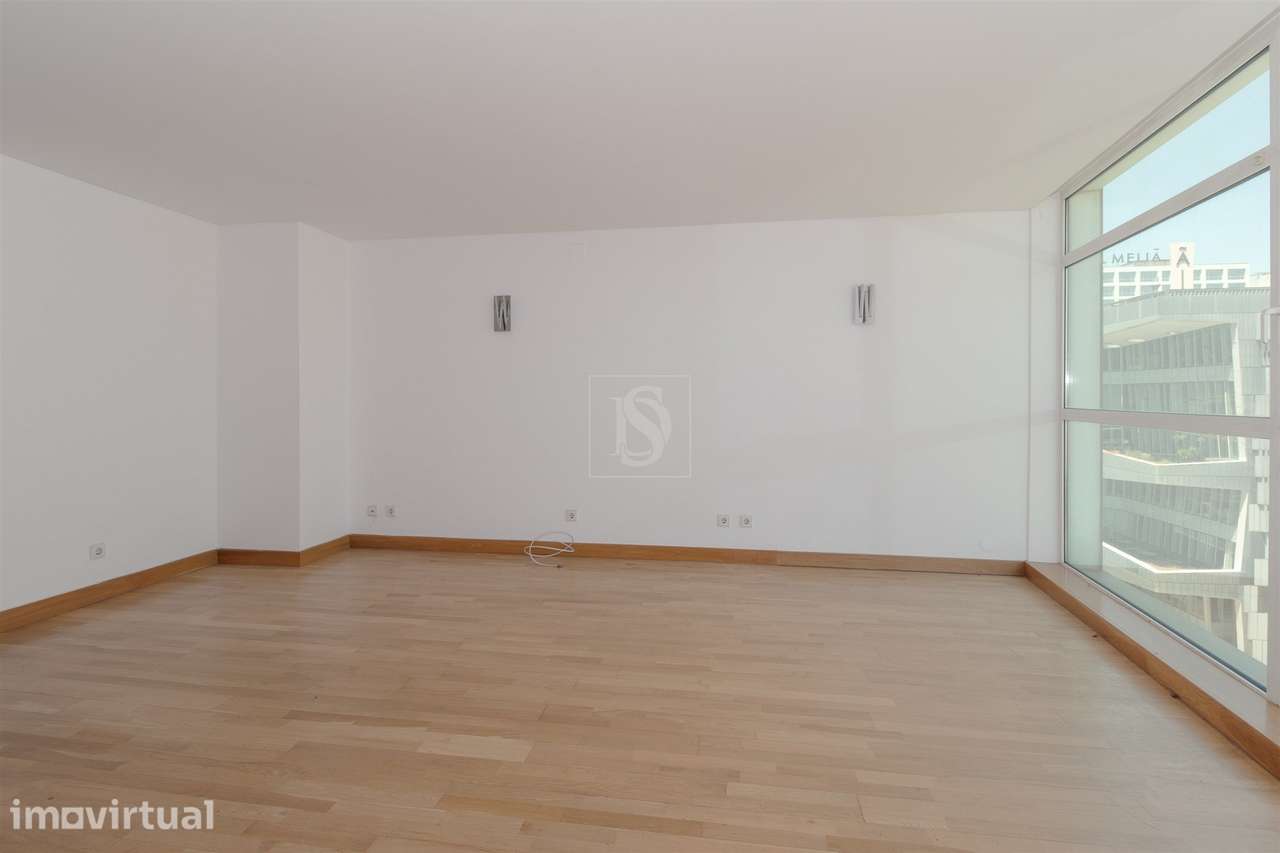 Duplex na Torre São Rafael com vista rio, 2 estacionamentos e arrecada - Grande imagem: 4/24