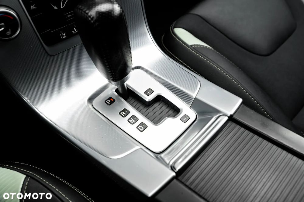 Volvo V60 D3 Geartronic RDesign - 33