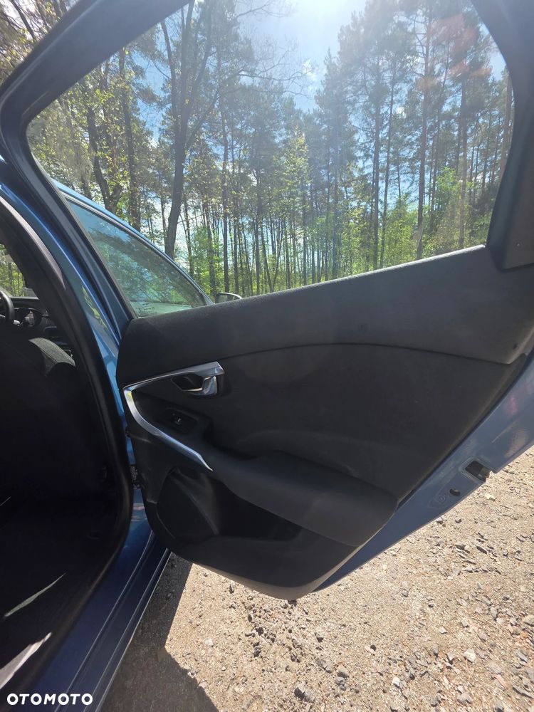 Volvo V40 D4 Momentum - 17