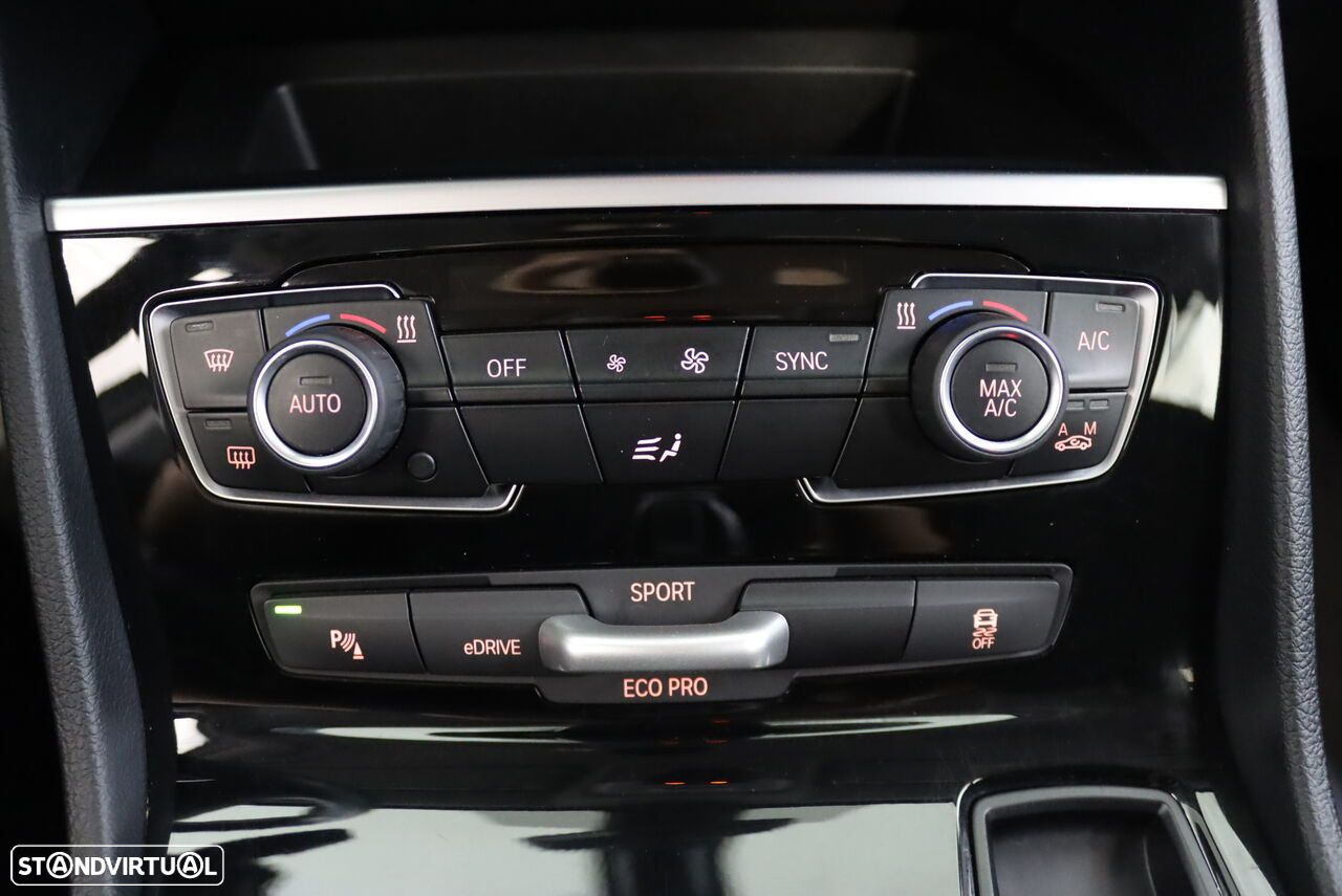 BMW 225xe Active Tourer - 28