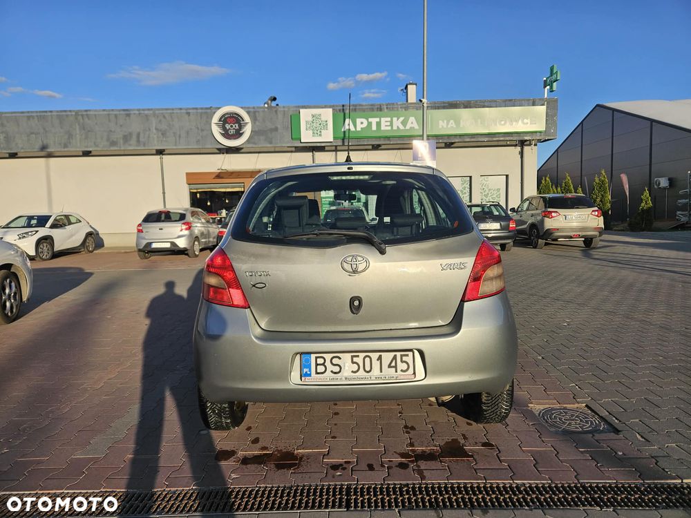 Toyota Yaris 1.0 Luna A/C - 3