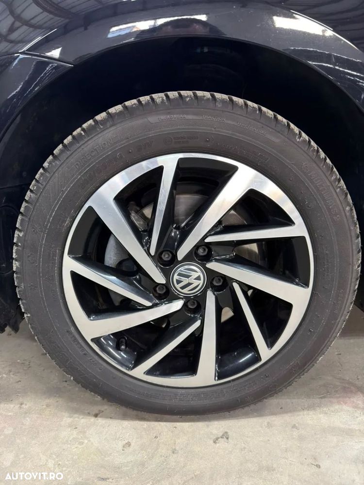 Volkswagen Golf - 22