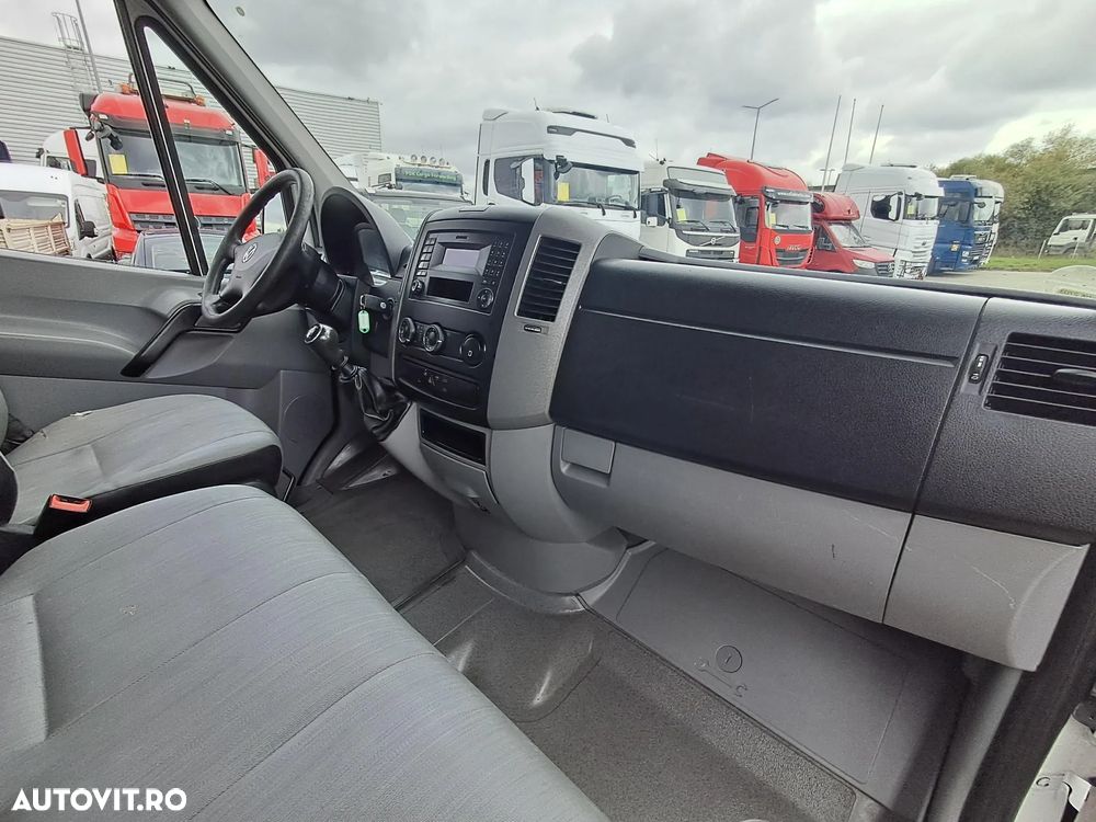 Volkswagen crafter furgon 2.0 tdi 136cp manual - 24
