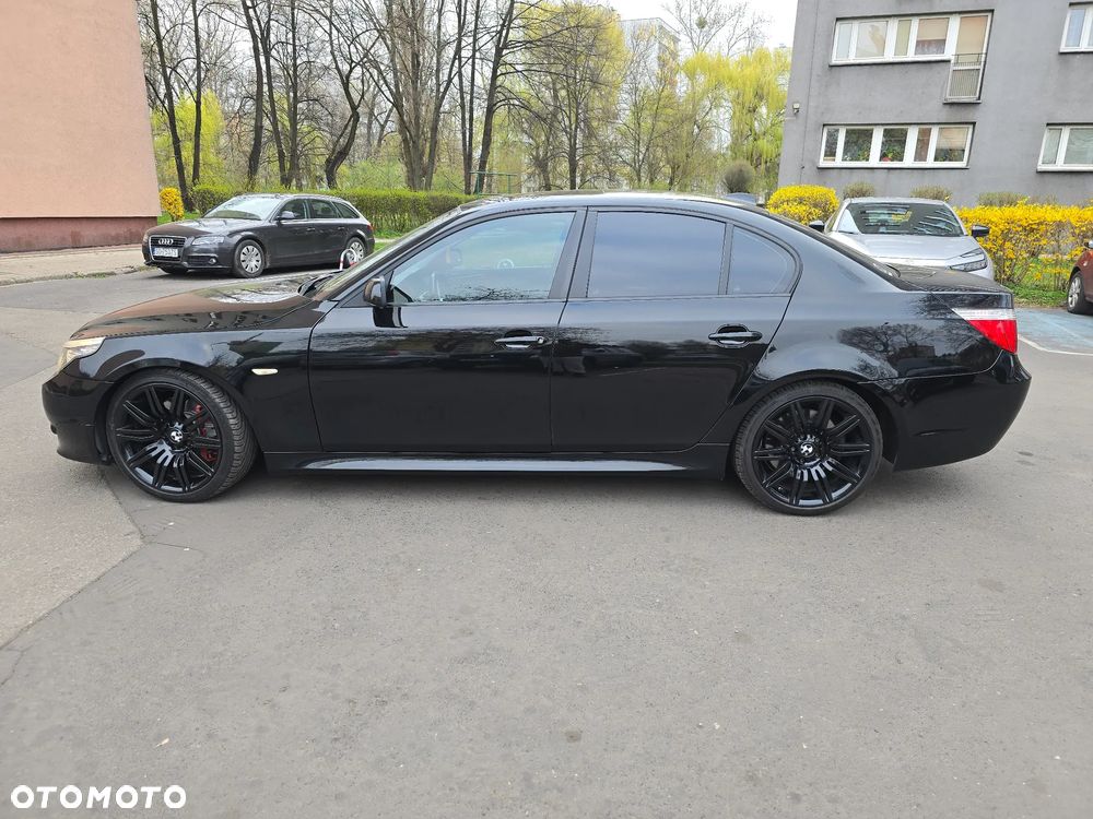 BMW Seria 5 550i - 1