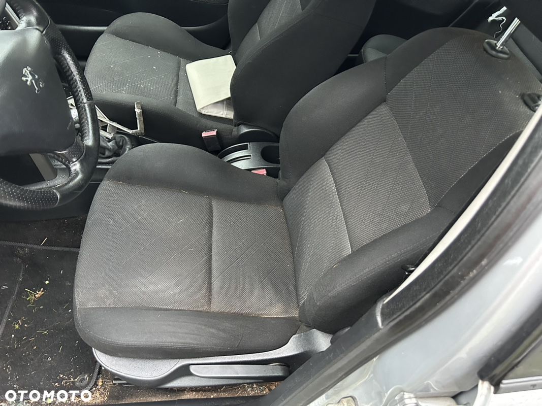 PEUGEOT 207 FOTEL LEWY PRAWY PRZÓD PRZEDNI - 1