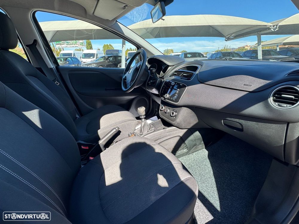 Fiat Punto 1.2 Lounge S&S - 11