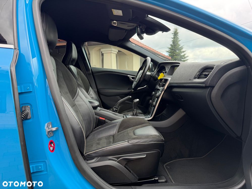 Volvo V40 D2 Drive-E R-Design Momentum - 16