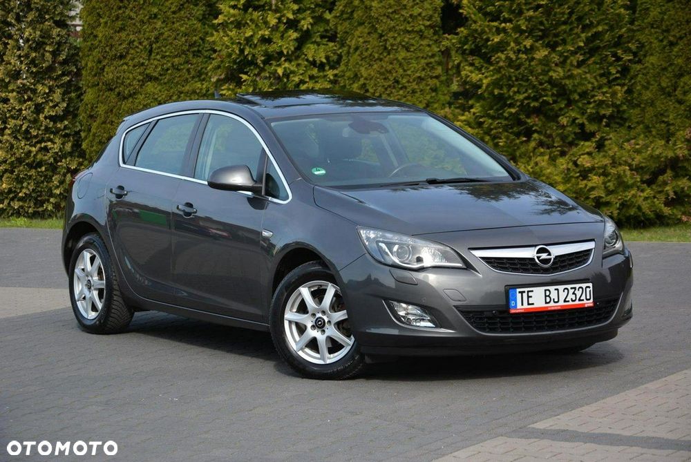 Opel Astra 1.4 Turbo Cosmo - 11