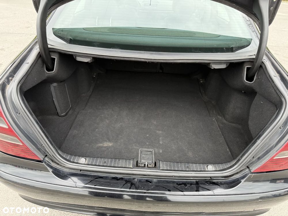 Mercedes-Benz Klasa E 200 CDI Classic - 9