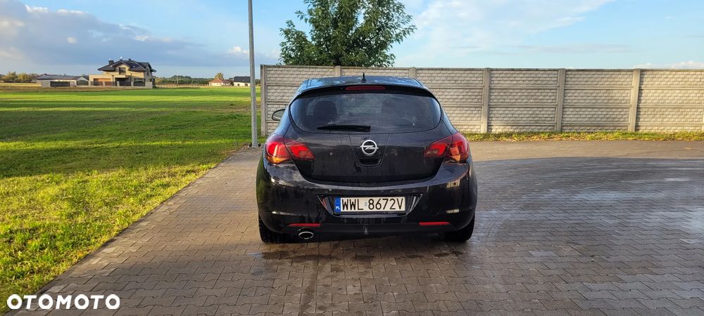 Opel Astra ver-1-6-turbo-sport - 3