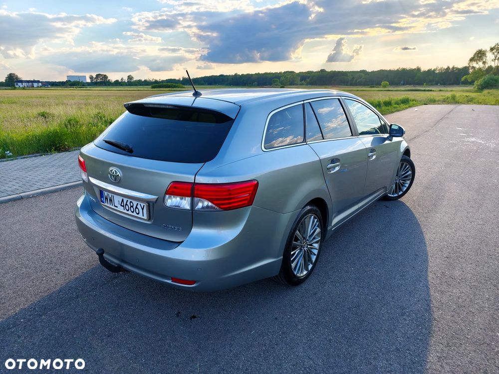 Toyota Avensis 1.8 Multidrive S Sol - 4