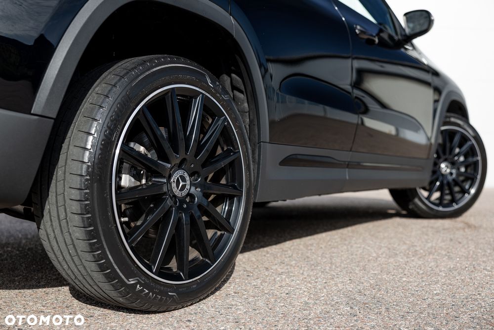 Mercedes-Benz GLA 250 8G-DCT AMG Line - 19