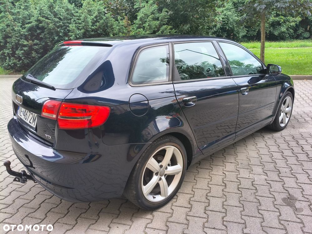 Audi A3 Sportback 1.6 TDI DPF Ambiente - 9