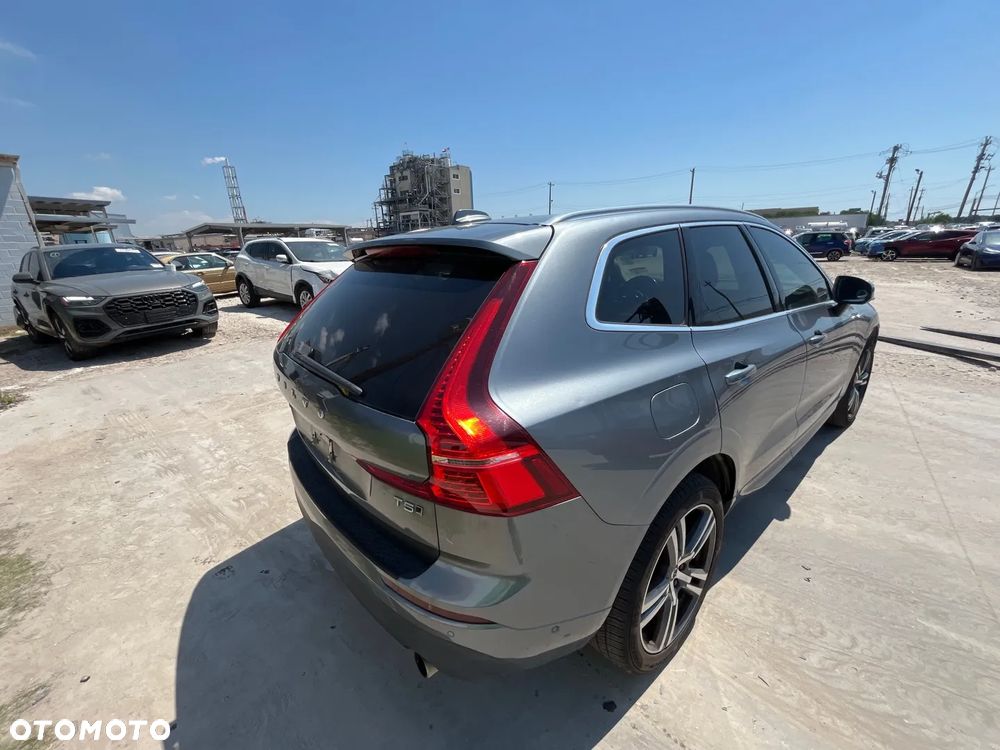 Volvo XC 60 T5 AWD Momentum - 8