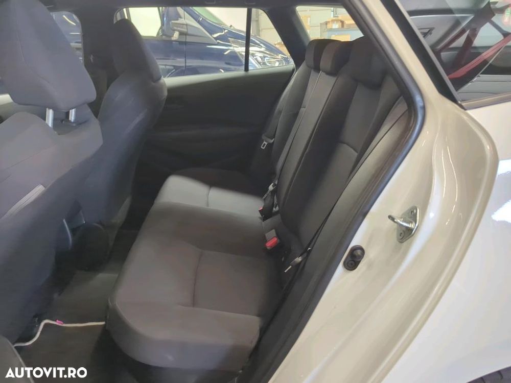 Toyota Corolla 1.8 HSD Business - 6