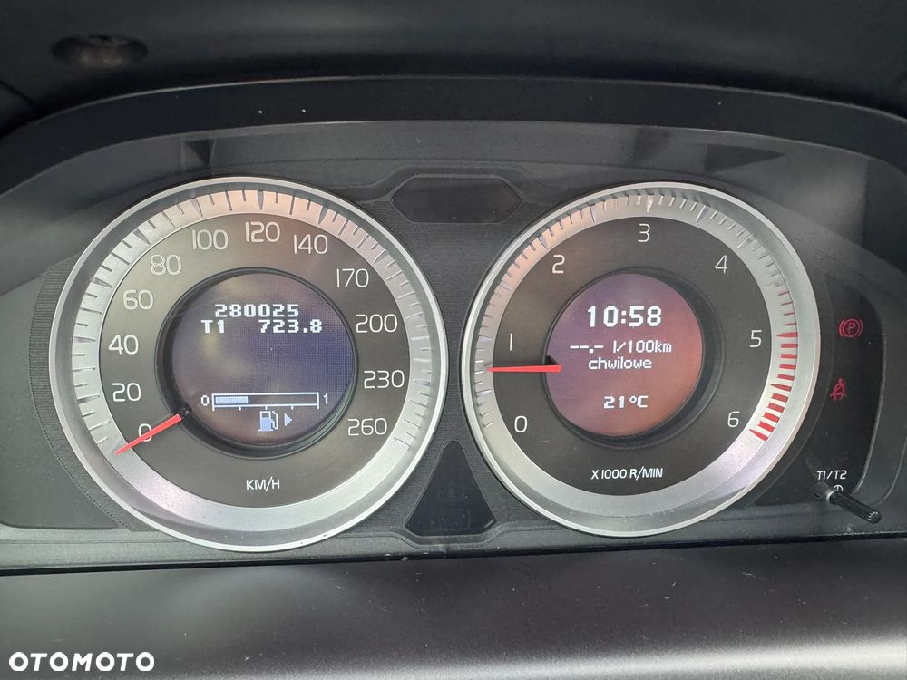 Volvo XC 60 2.4D AWD Momentum - 5