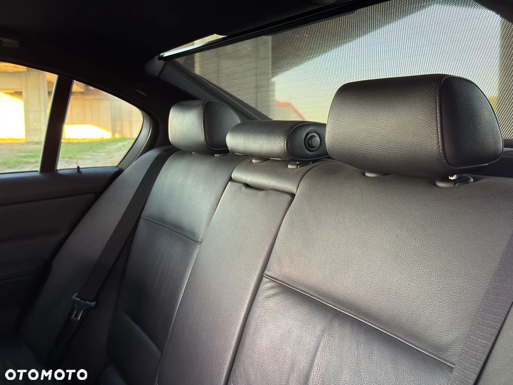 BMW Seria 3 325i - 11