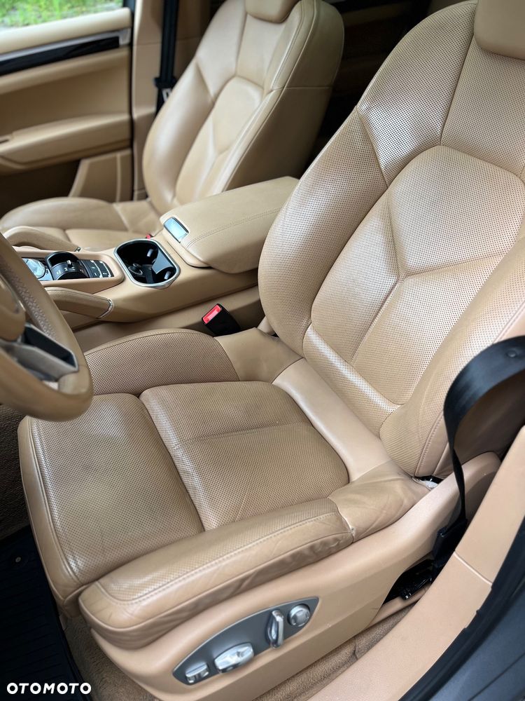 Porsche Cayenne S Platinum Edition - 25