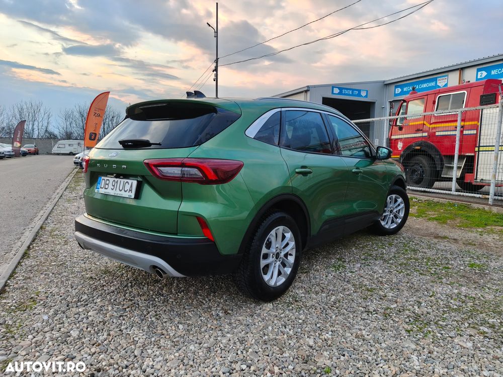 Ford Kuga 1.5 EcoBoost A8 FWD Titanium - 4