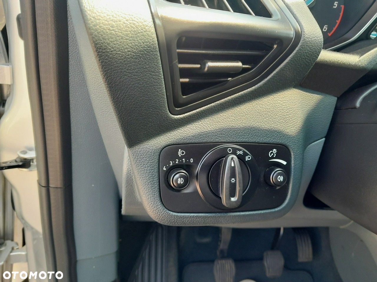 Ford Grand C-MAX - 20