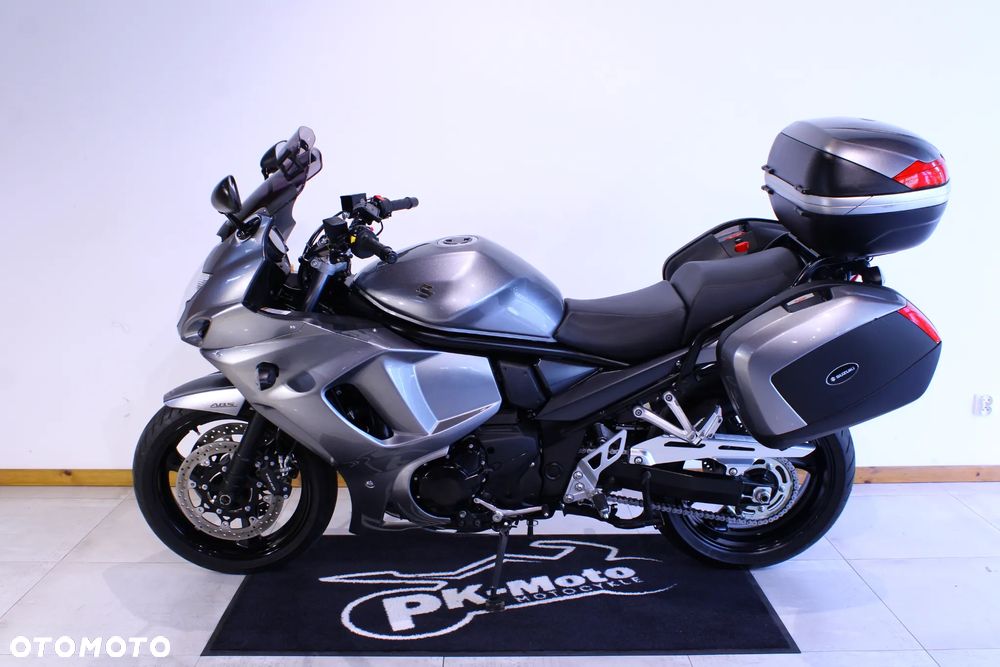 Suzuki GSX - 3