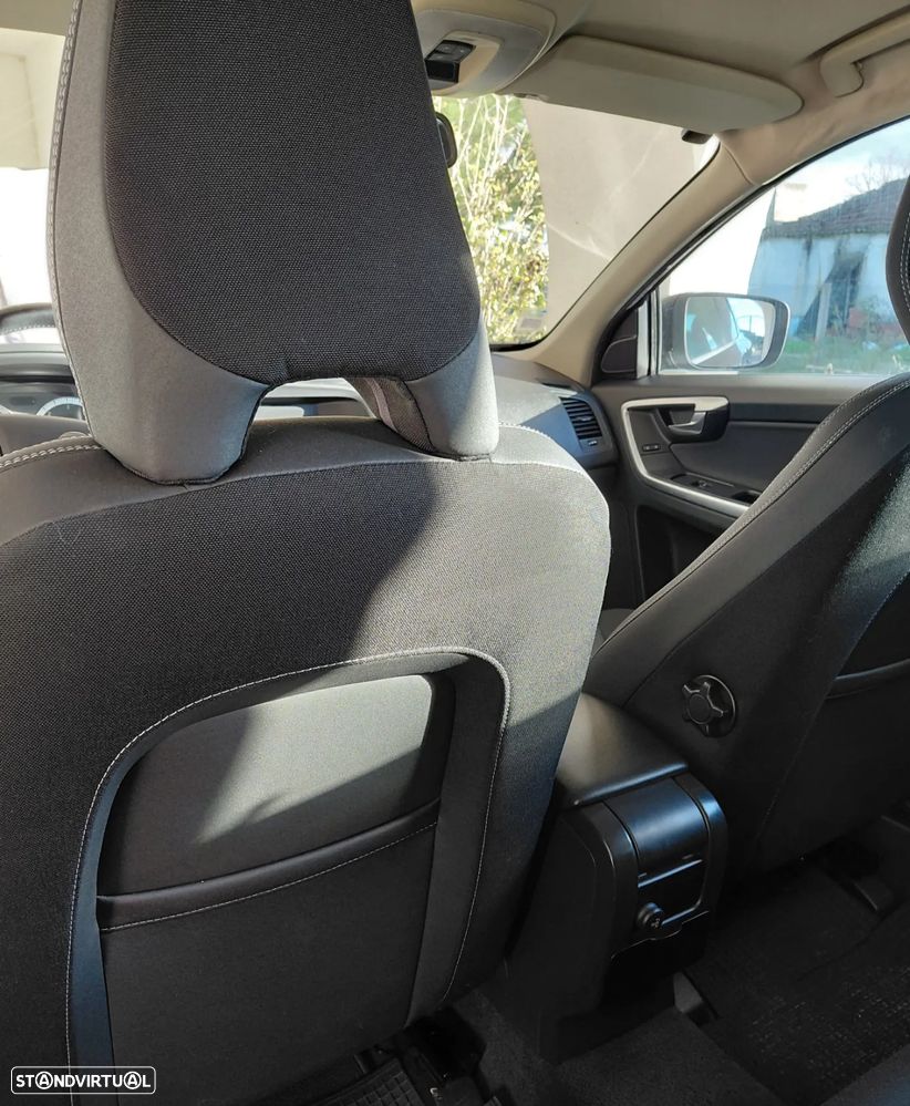 Volvo XC 60 2.0 D3 Drive - 6