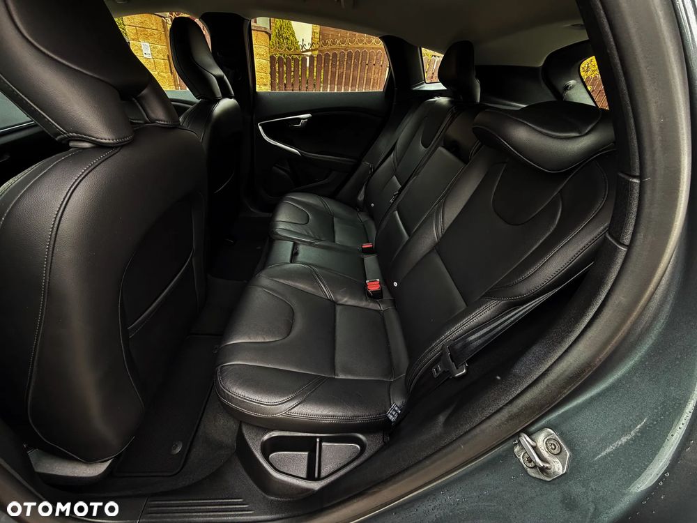 Volvo V40 D3 Summum - 27