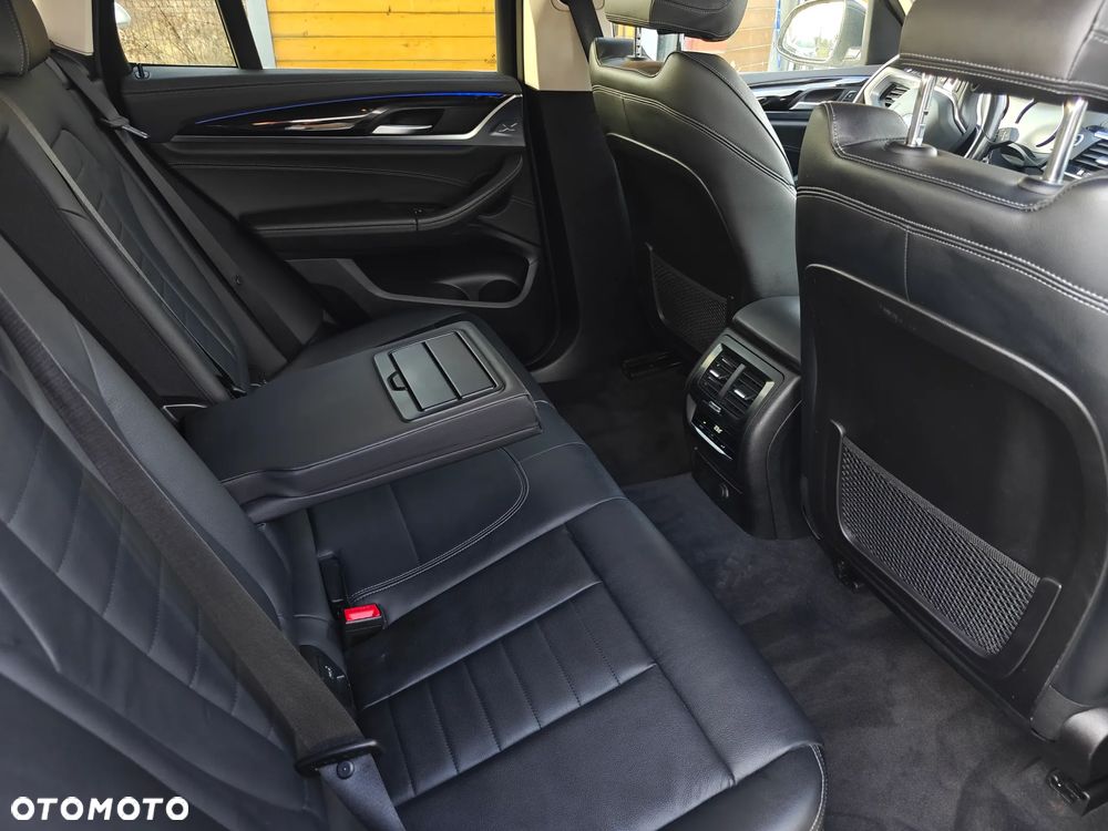 BMW X3 sDrive18d Luxury Line - 21