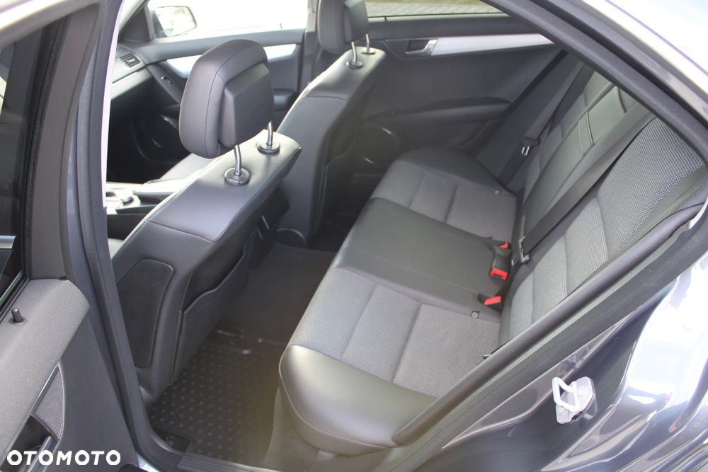 Mercedes-Benz Klasa C 180 Kompressor Automatik BlueEFFICIENCY Avantgarde - 6