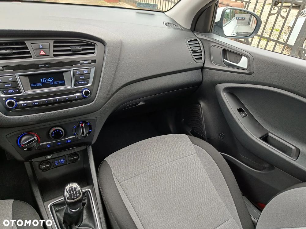 Hyundai i20 1.1 CRDi Comfort - 31