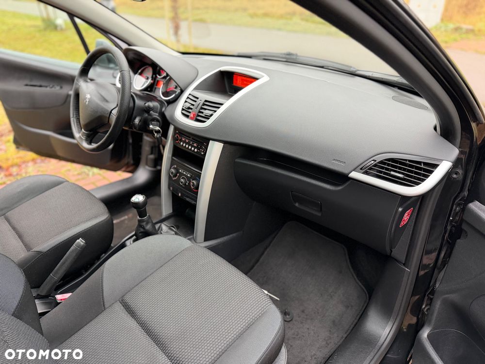 Peugeot 207 HDi FAP 90 (Blue Lion) Business-Line Niveau 2 - 22