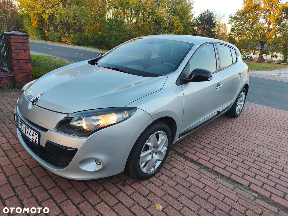 Renault Megane 2011 photo 2