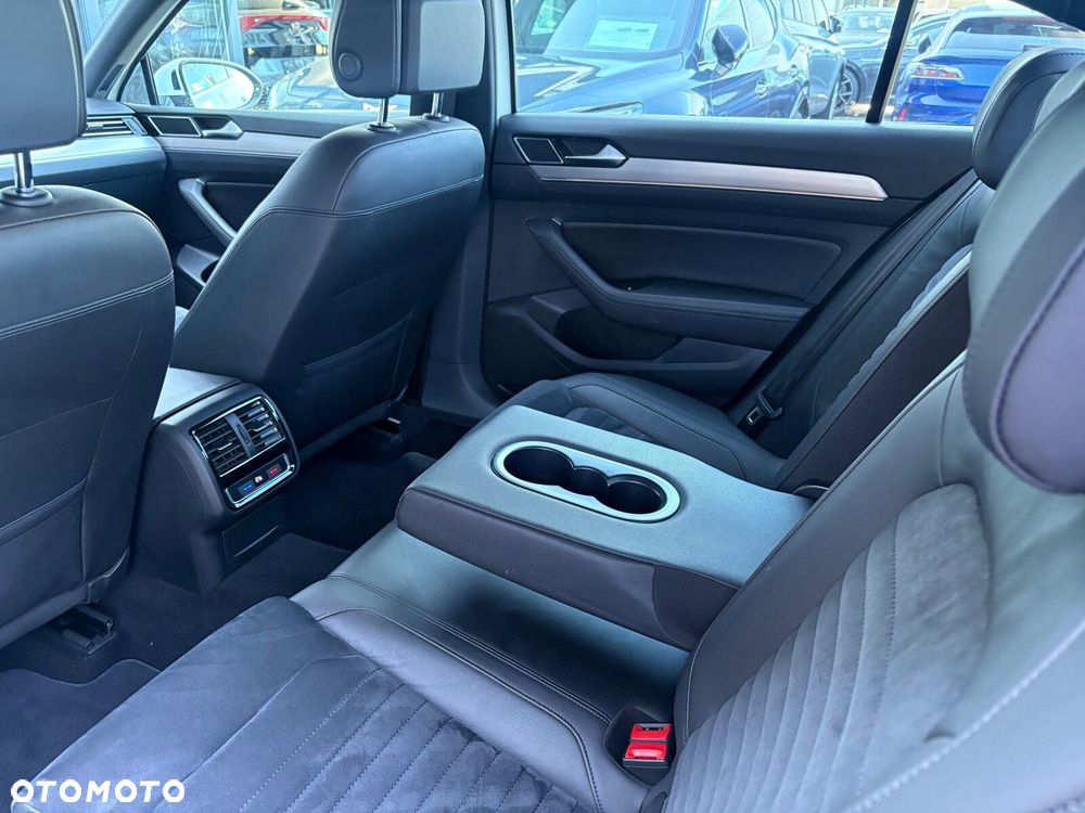Volkswagen Passat - 15