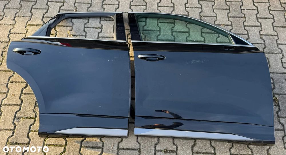 Audi Q3 83A drzwi przód tył prawe LY9T - 1