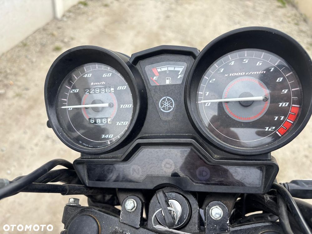 Yamaha YBR - 8