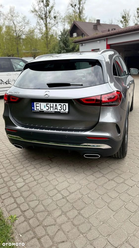 Mercedes-Benz GLA 250 AMG Line - 17