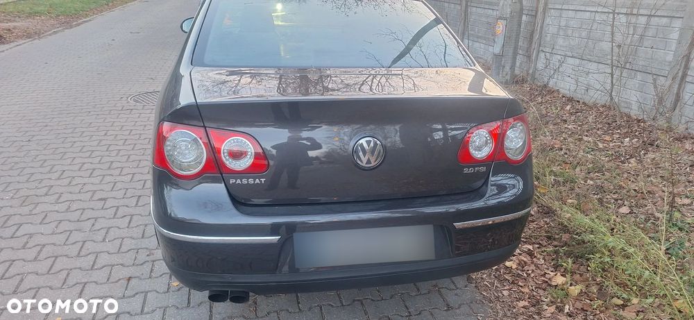 Volkswagen Passat 2.0 FSI Comfortline - 4