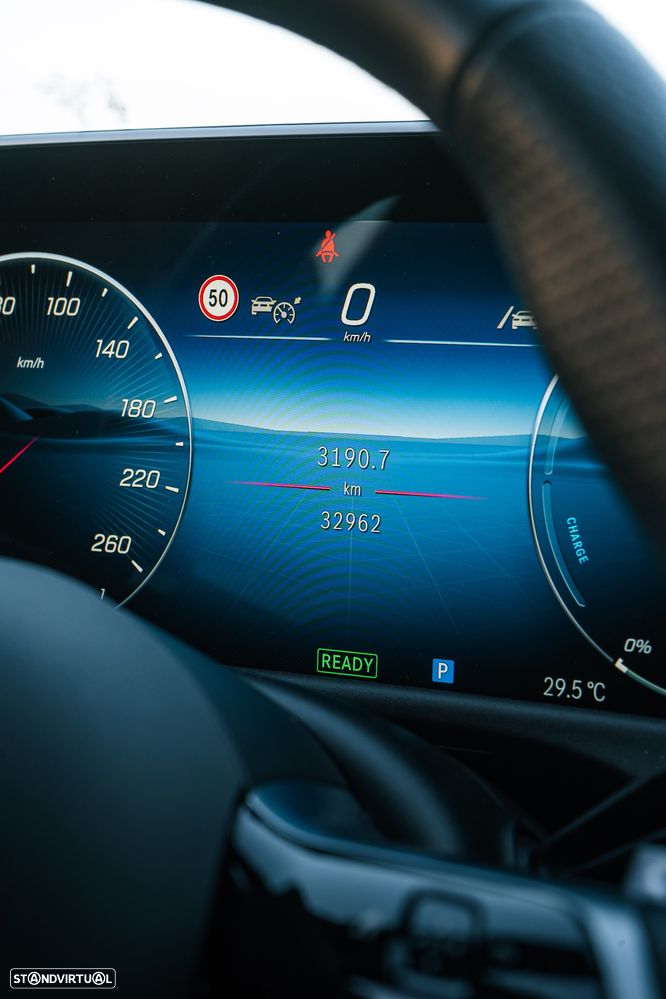 Mercedes-Benz E 300 e Station - 16