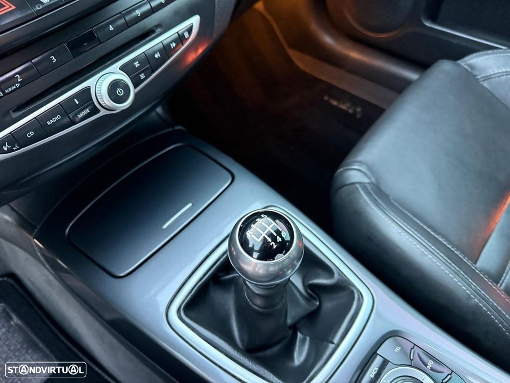 Renault Laguna Coupe 2.0 dCi Dynamique S - 19