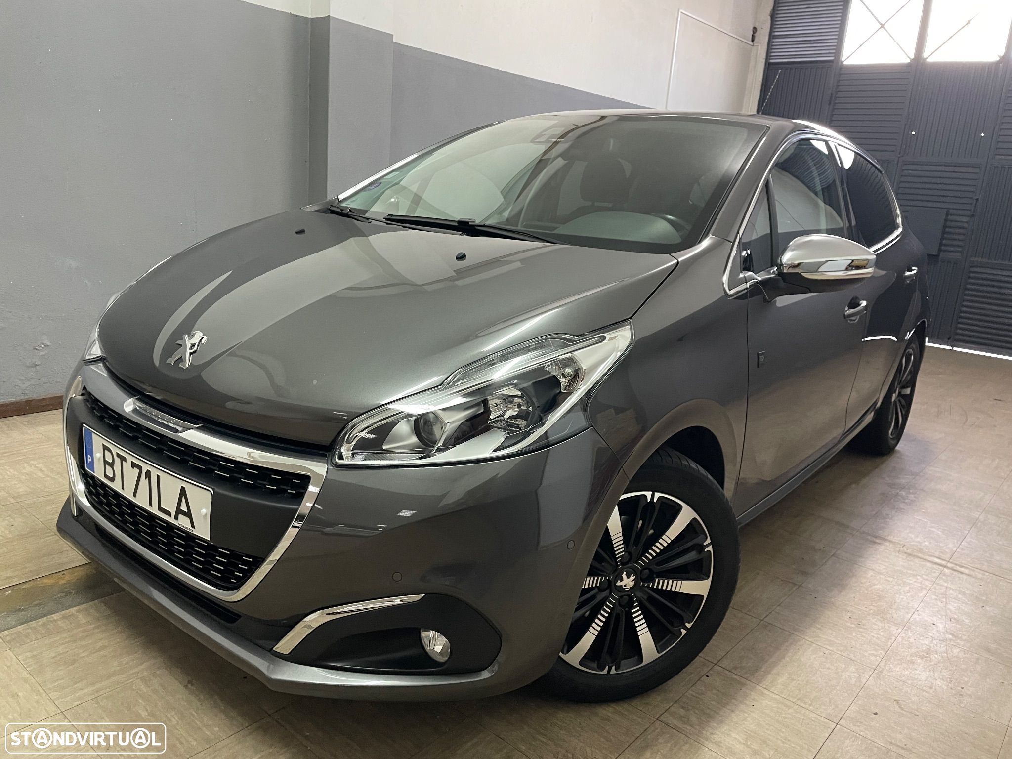Peugeot 208 PureTech 110 Stop & Start Tech Edition - 1